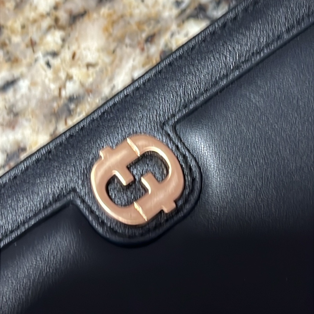 ❤️✔️Chic Black Leather Wallet with Gold Accent NWOT - Picture 2 of 8